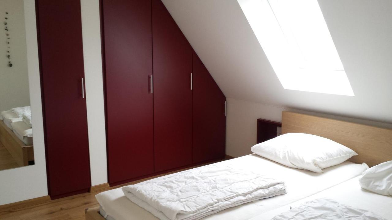 Haus Am Teich - Teichblick Apartment Fehmarn Exterior photo