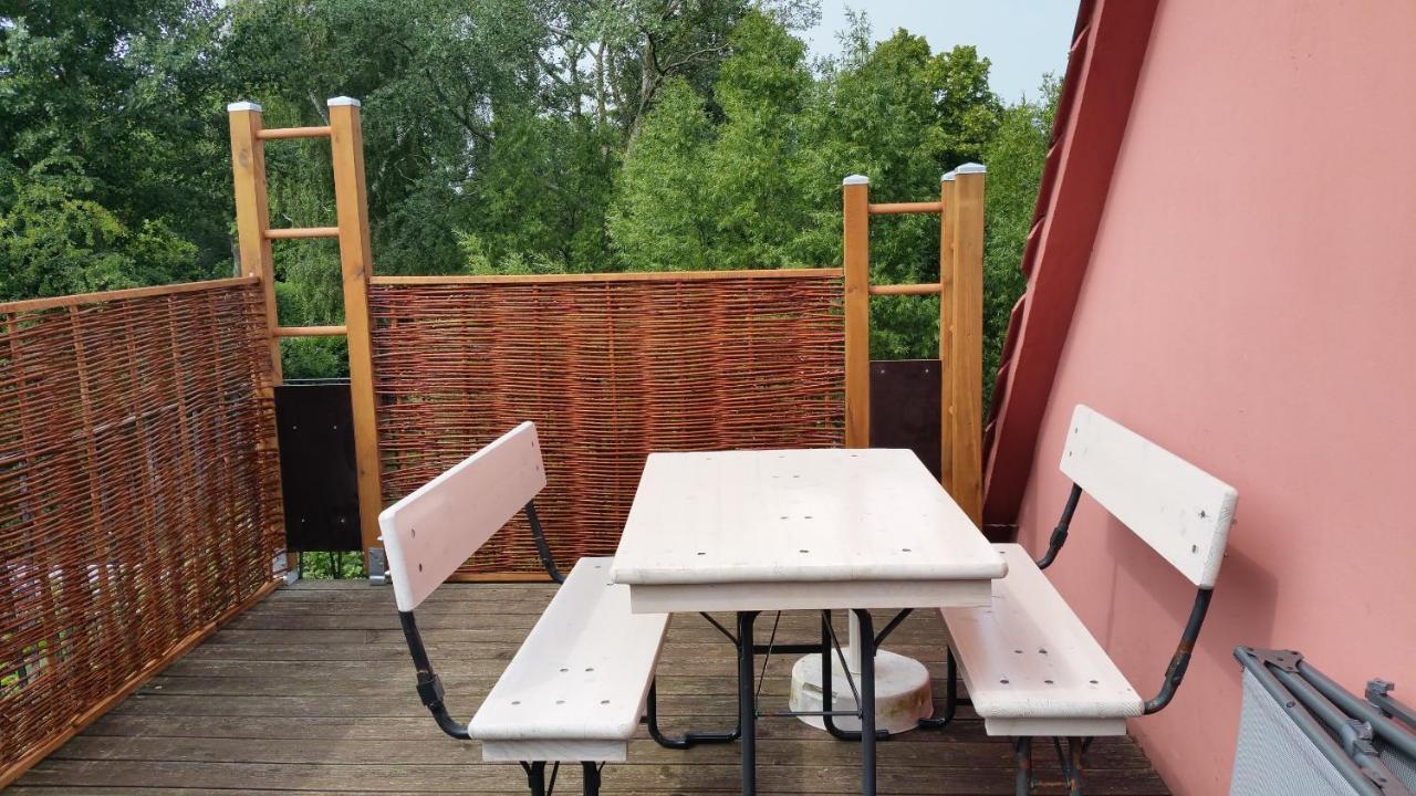 Haus Am Teich - Teichblick Apartment Fehmarn Exterior photo